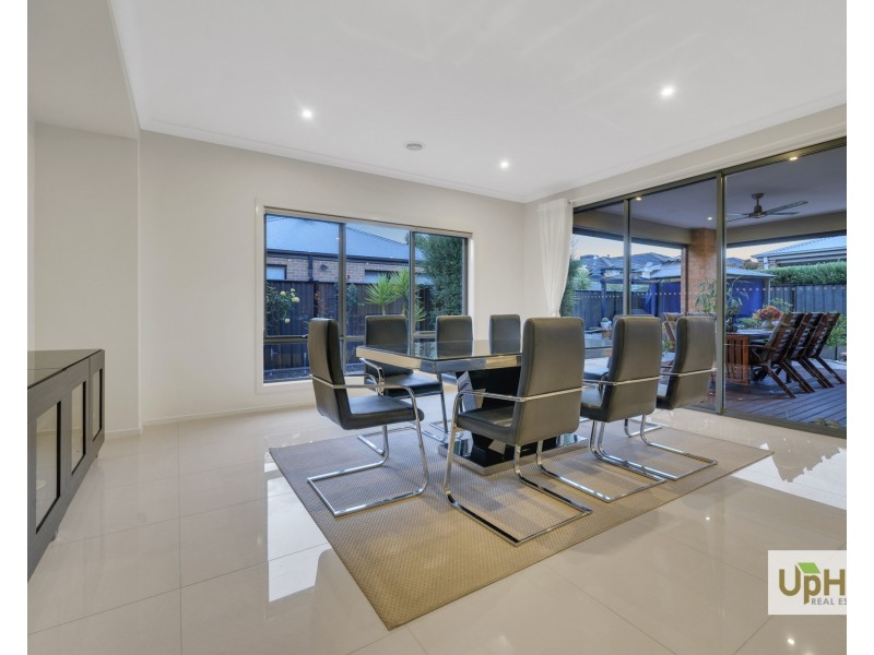 60 Arbourlea Boulevard, Cranbourne North VIC 3977