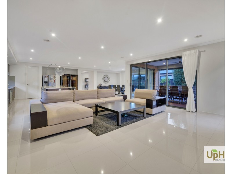 60 Arbourlea Boulevard, Cranbourne North VIC 3977