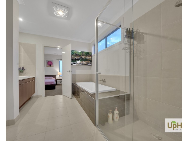 60 Arbourlea Boulevard, Cranbourne North VIC 3977