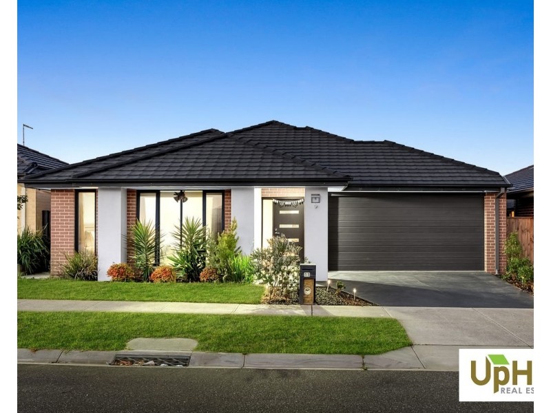 11 Sloane Drive, Clyde North VIC 3978