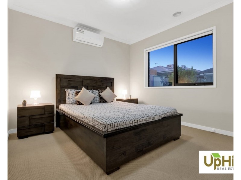 11 Sloane Drive, Clyde North VIC 3978