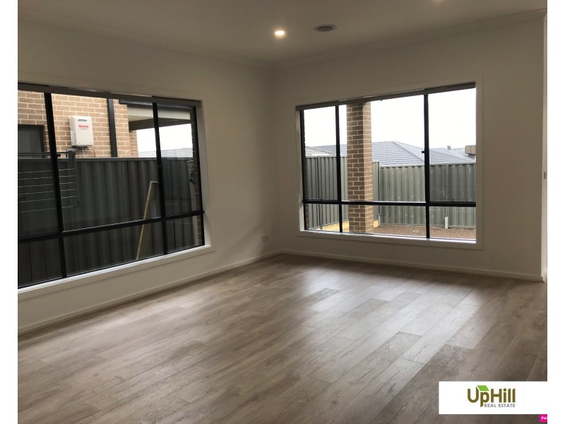 6 Evica Road, Clyde North VIC 3978