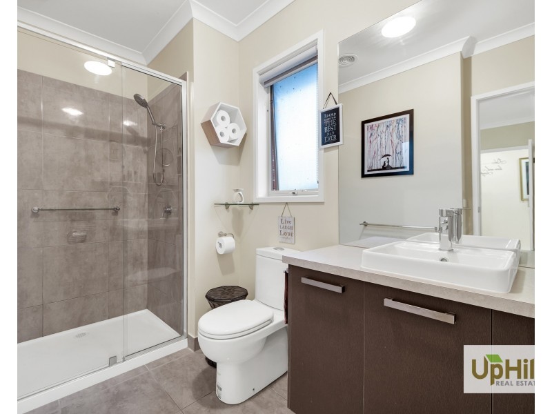 7 Trainers Way, Clyde North VIC 3978