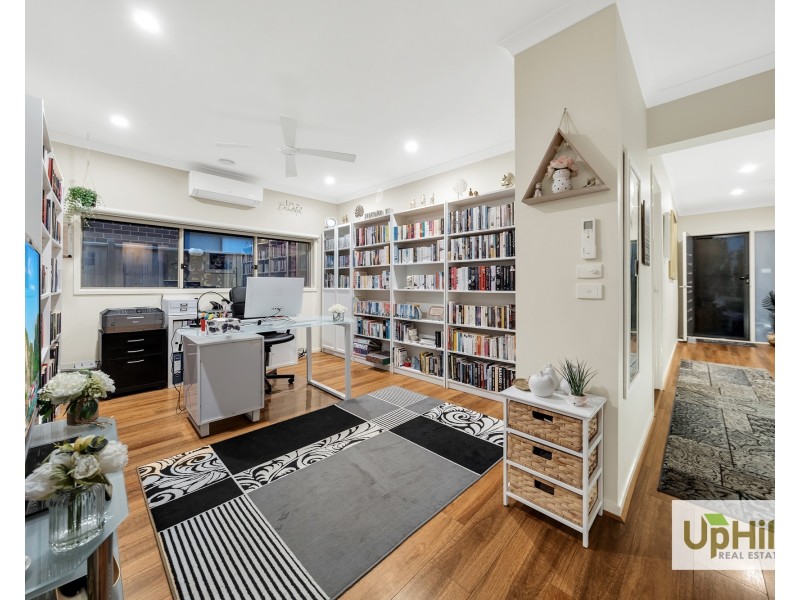 7 Trainers Way, Clyde North VIC 3978