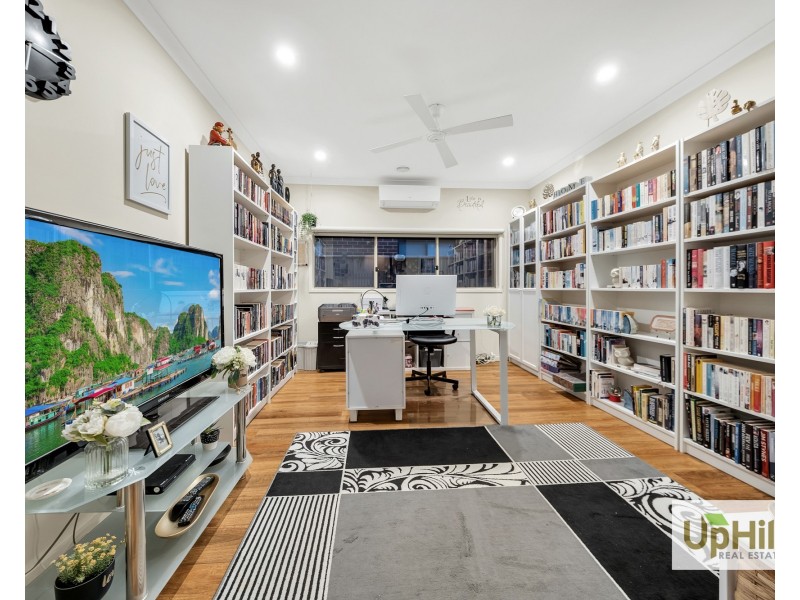 7 Trainers Way, Clyde North VIC 3978