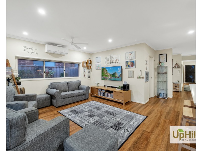 7 Trainers Way, Clyde North VIC 3978