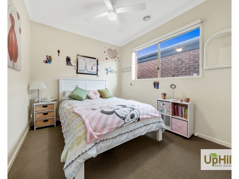 7 Trainers Way, Clyde North VIC 3978