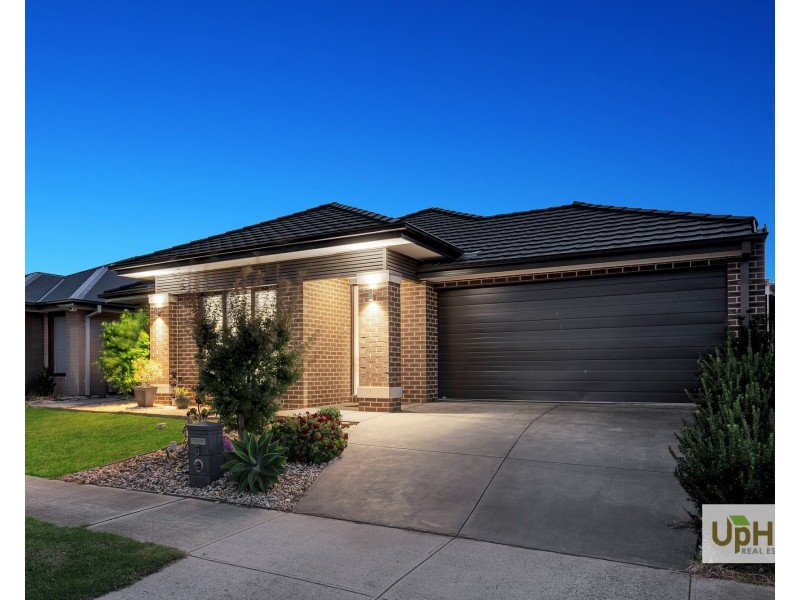 5 Bellario Circuit, Clyde North VIC 3978