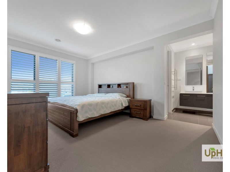 5 Bellario Circuit, Clyde North VIC 3978