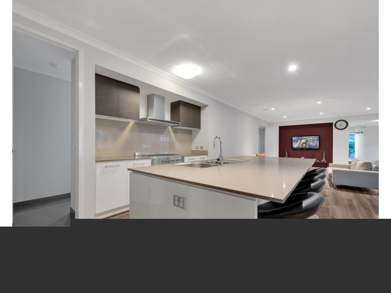 5 Bellario Circuit, Clyde North VIC 3978