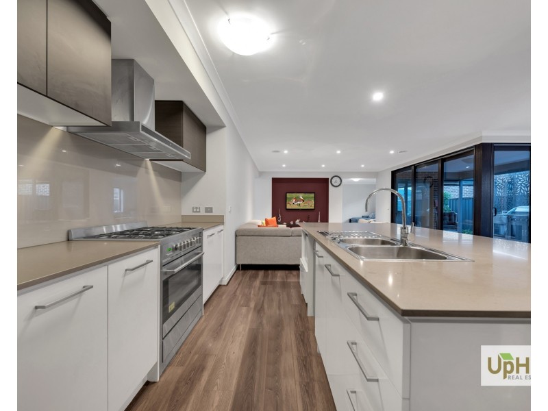 5 Bellario Circuit, Clyde North VIC 3978