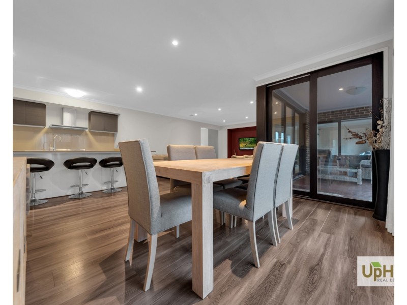 5 Bellario Circuit, Clyde North VIC 3978