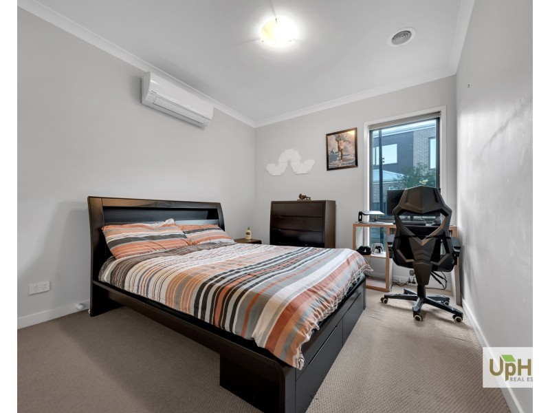 5 Bellario Circuit, Clyde North VIC 3978