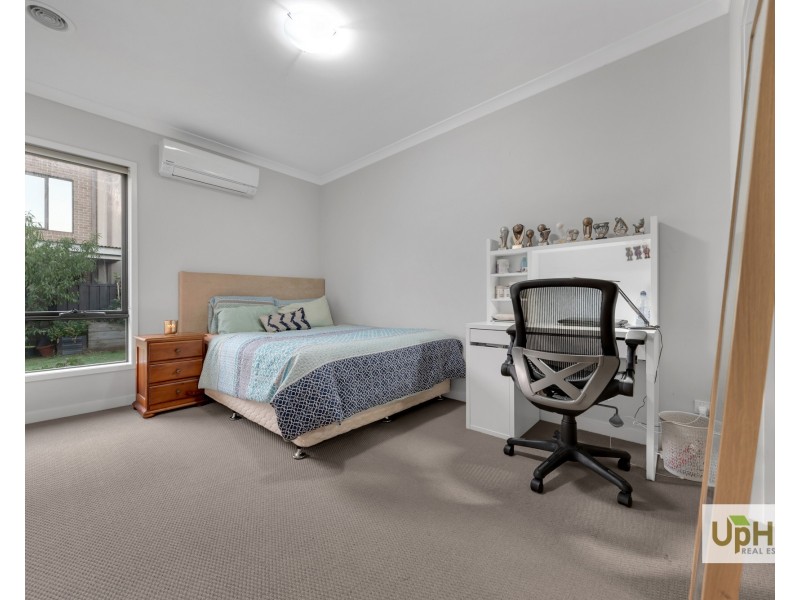 5 Bellario Circuit, Clyde North VIC 3978