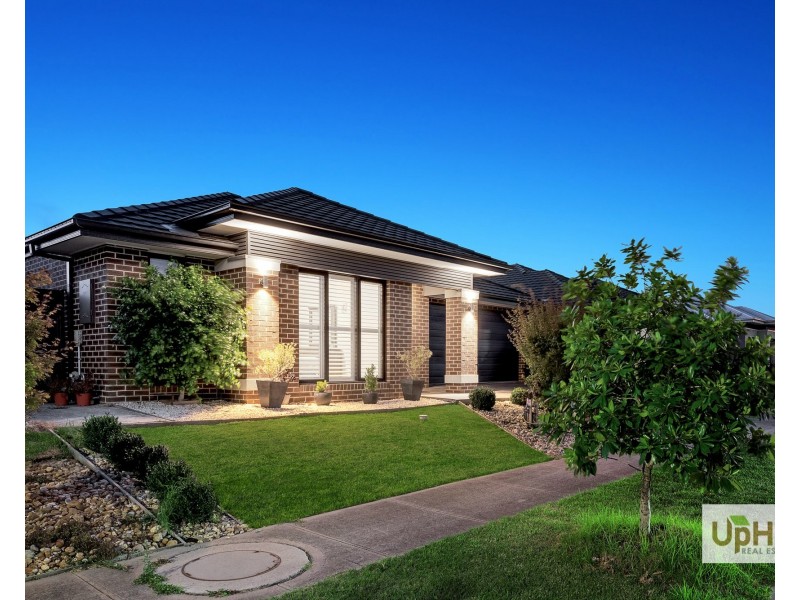 5 Bellario Circuit, Clyde North VIC 3978