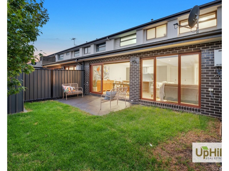 28 SELANDRA BOULEVARD, Clyde North VIC 3978