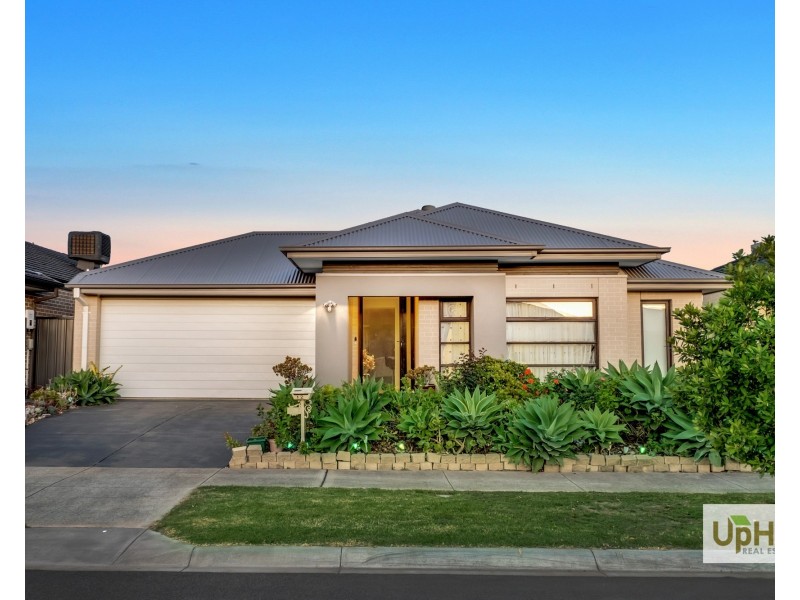 12 Bellario Circuit, Clyde North VIC 3978