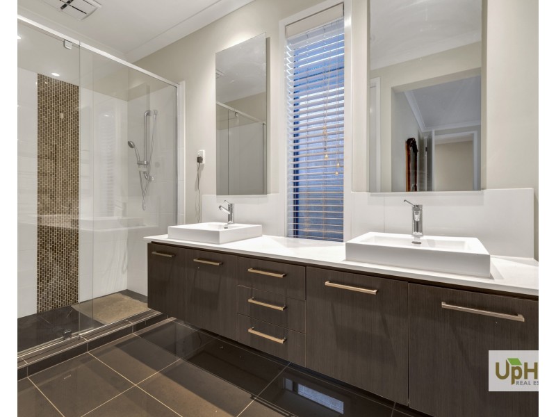 12 Bellario Circuit, Clyde North VIC 3978