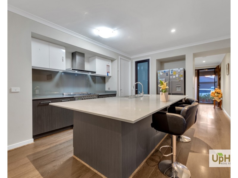 12 Bellario Circuit, Clyde North VIC 3978