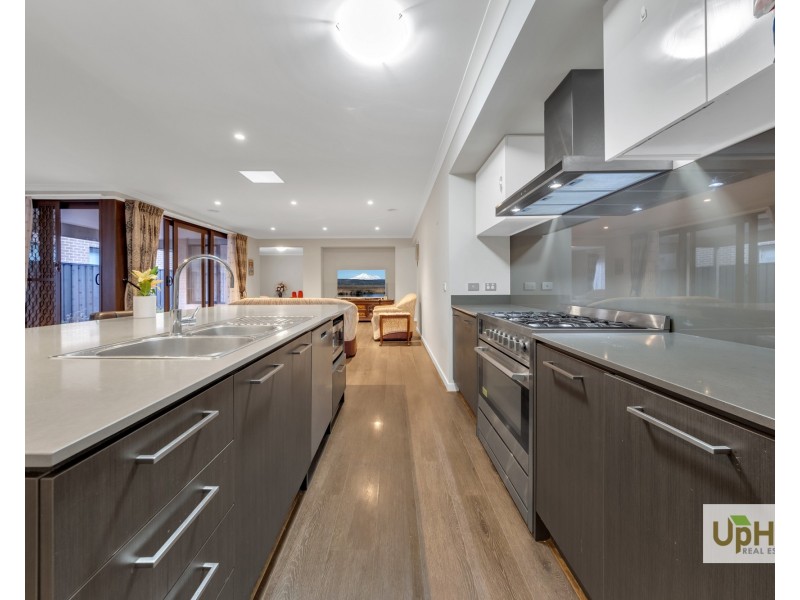 12 Bellario Circuit, Clyde North VIC 3978