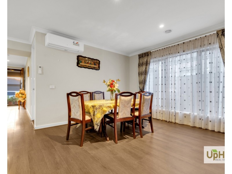 12 Bellario Circuit, Clyde North VIC 3978