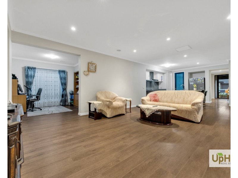 12 Bellario Circuit, Clyde North VIC 3978