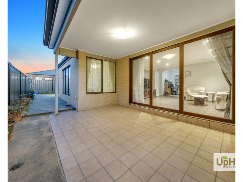 12 Bellario Circuit, Clyde North VIC 3978