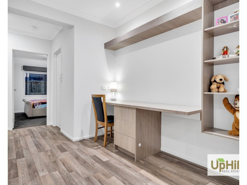 30 Castillo Avenue, Clyde North VIC 3978