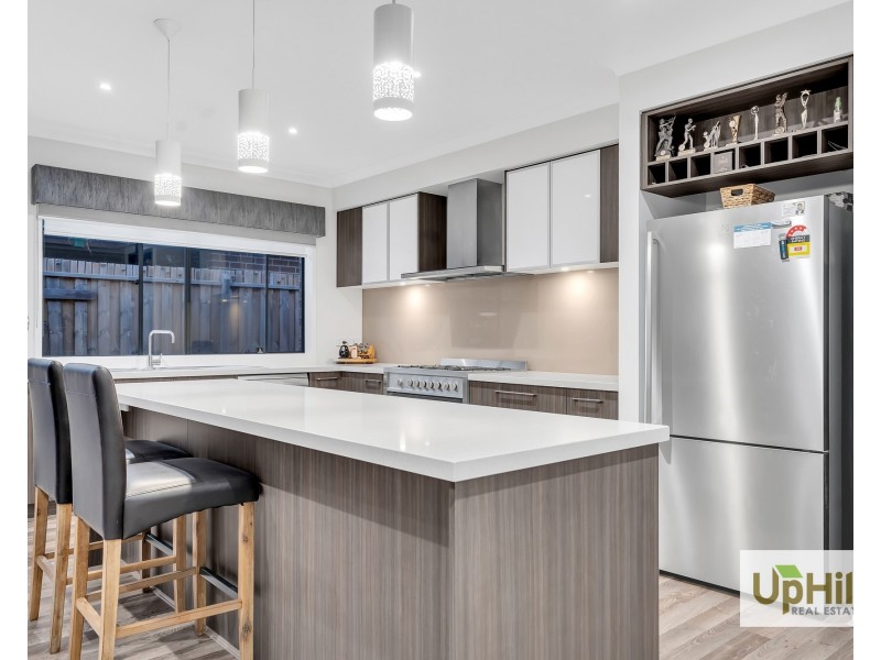 30 Castillo Avenue, Clyde North VIC 3978