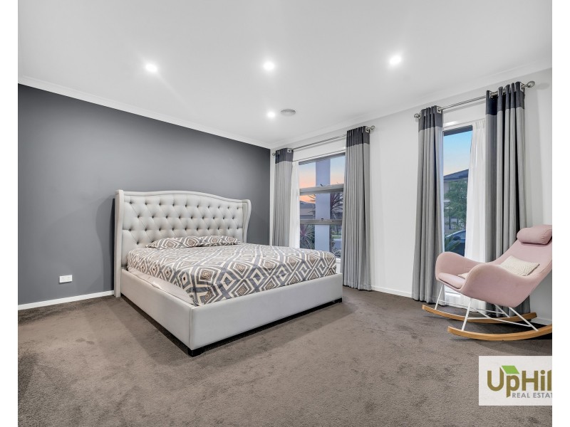 30 Castillo Avenue, Clyde North VIC 3978