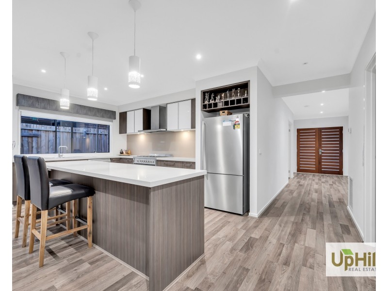 30 Castillo Avenue, Clyde North VIC 3978