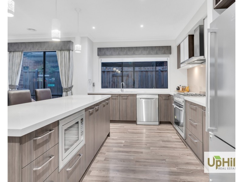 30 Castillo Avenue, Clyde North VIC 3978