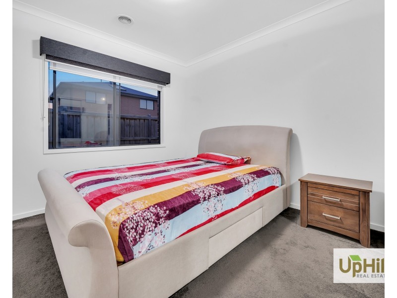 30 Castillo Avenue, Clyde North VIC 3978