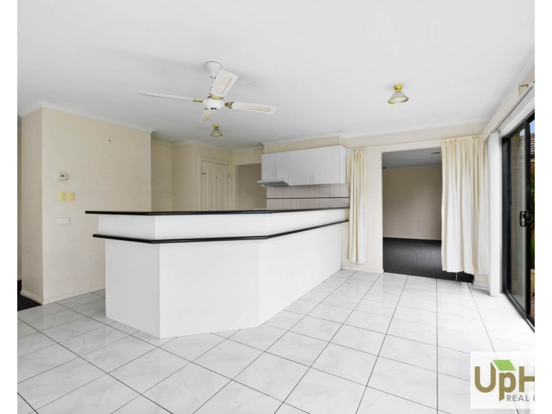 2 Miralie Way, Cranbourne West VIC 3977