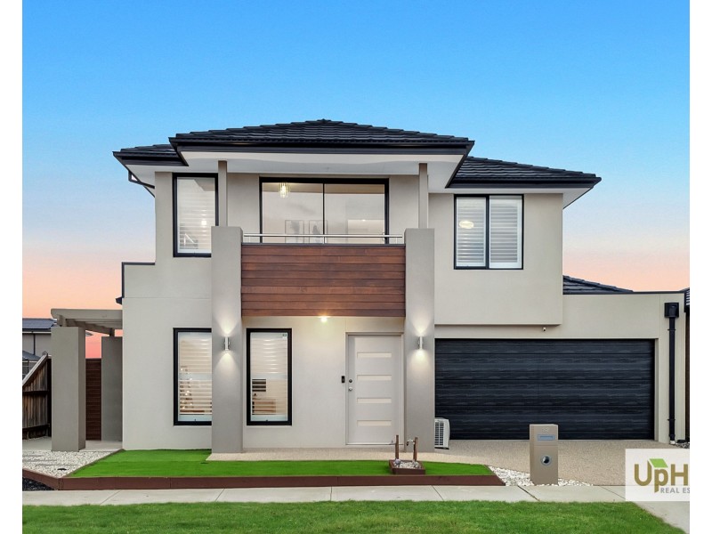 32 Guernsey Street, Clyde North VIC 3978