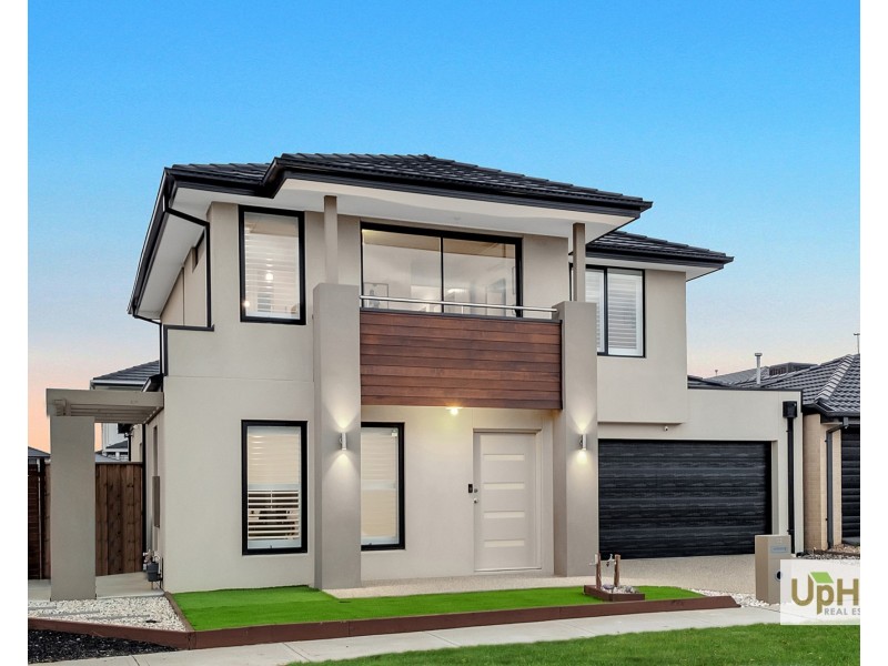 32 Guernsey Street, Clyde North VIC 3978