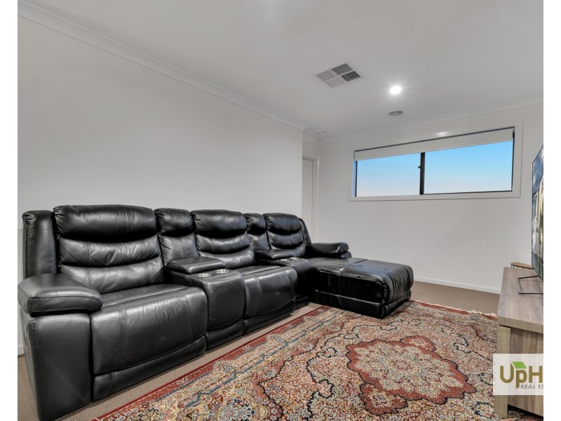 2 Girona Drive, Clyde North VIC 3978