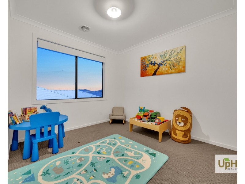 2 Girona Drive, Clyde North VIC 3978