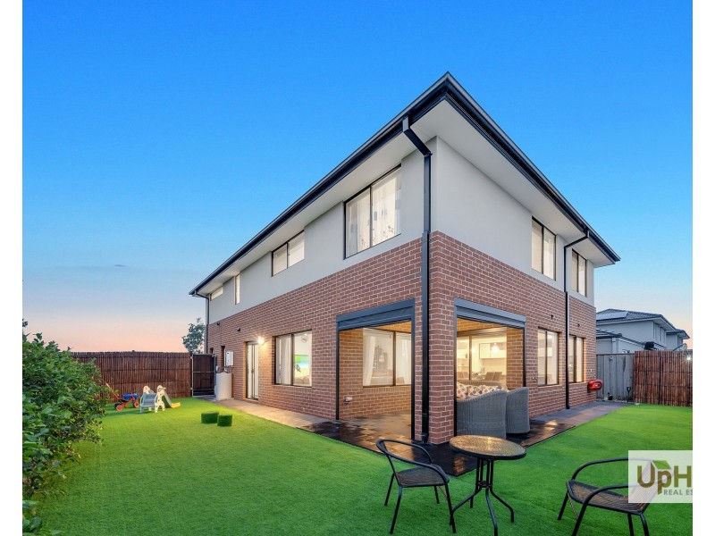2 Girona Drive, Clyde North VIC 3978