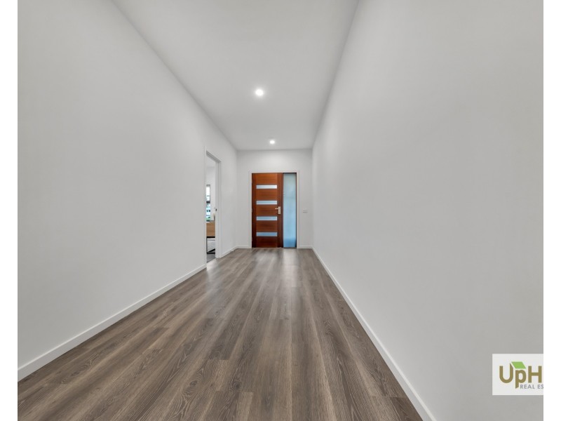 13 Vermillion Drive, Clyde North VIC 3978