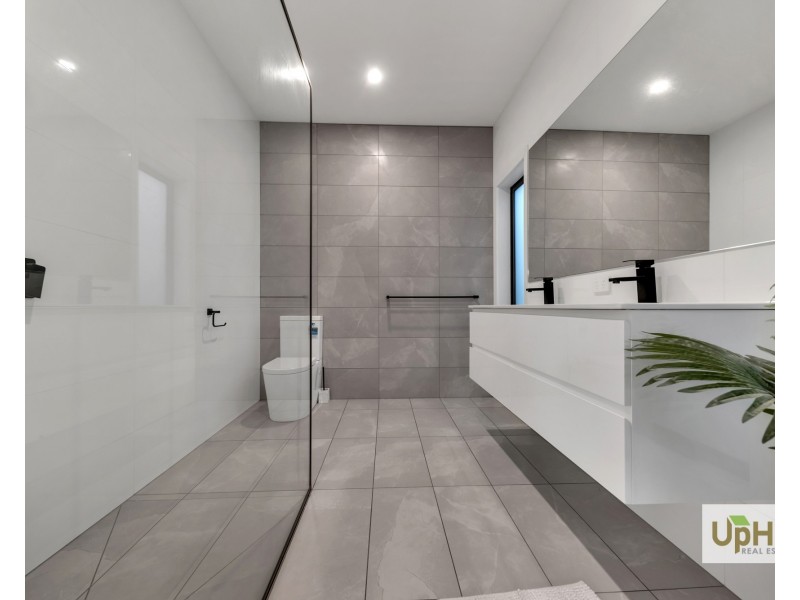 13 Vermillion Drive, Clyde North VIC 3978