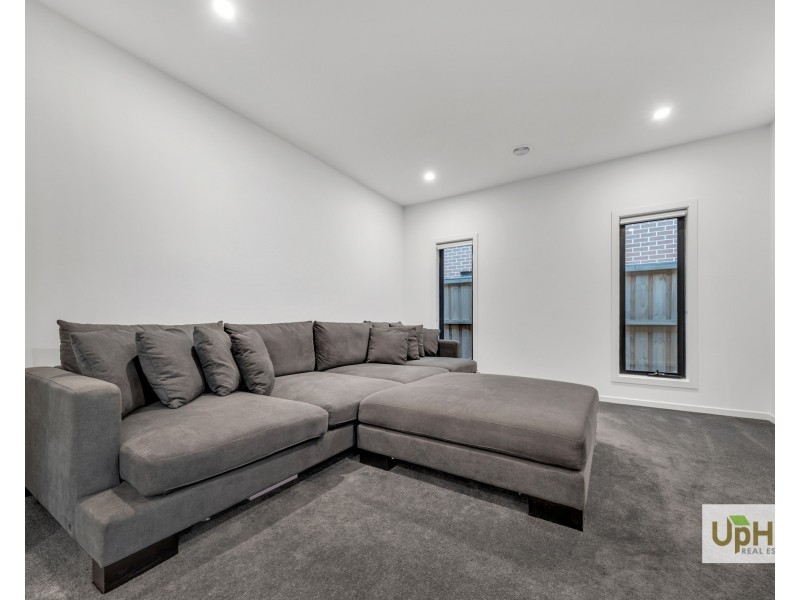 13 Vermillion Drive, Clyde North VIC 3978