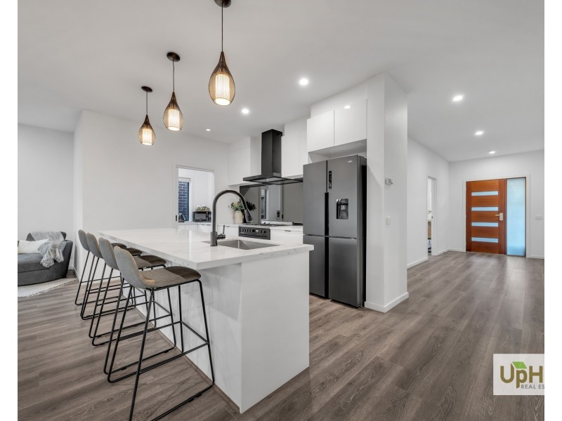 13 Vermillion Drive, Clyde North VIC 3978