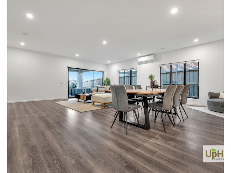 13 Vermillion Drive, Clyde North VIC 3978