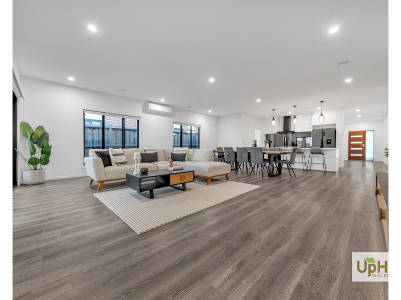 13 Vermillion Drive, Clyde North VIC 3978