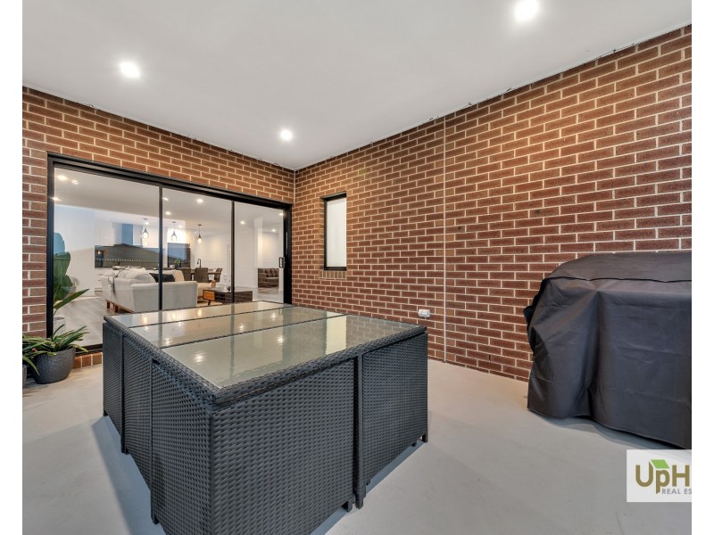 13 Vermillion Drive, Clyde North VIC 3978