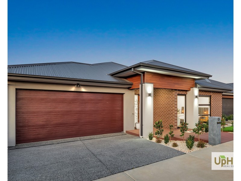 13 Vermillion Drive, Clyde North VIC 3978
