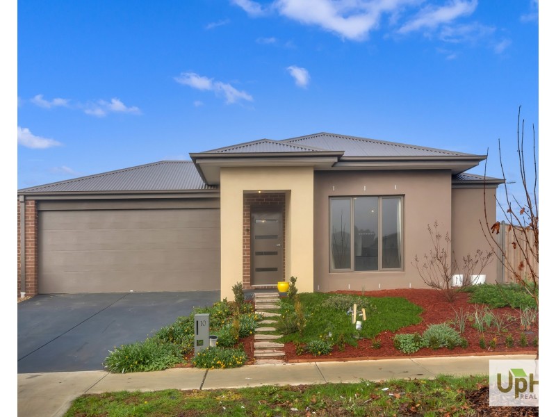 10 Carisbrooke Way, Clyde North VIC 3978