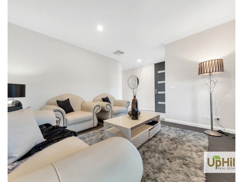 36 SIMMENTAL DRIVE, Clyde North VIC 3978