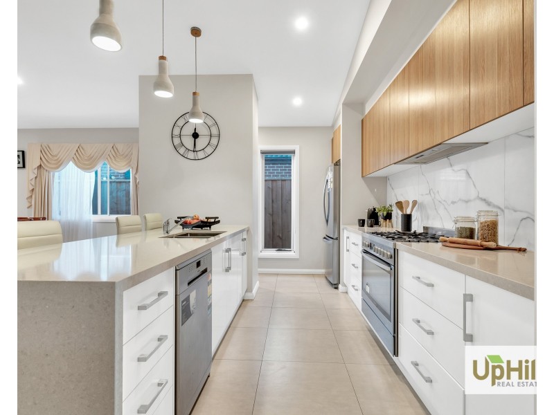 36 SIMMENTAL DRIVE, Clyde North VIC 3978